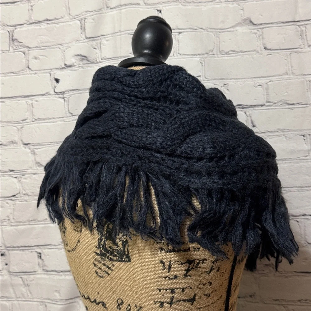 🆕 Cozy Black Knit Scarf/Cowl with Large Button Accents - Picture 4 of 10